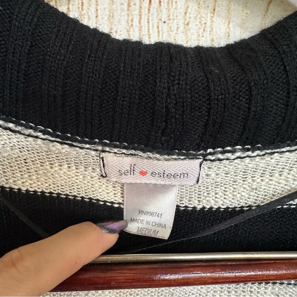 Cozy Comfy Sweater Cardigan Size Medium - Picture 3 of 5